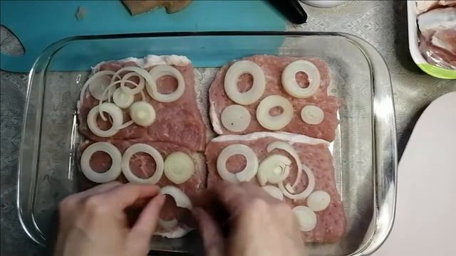 Слойки мясные. смотреть онлайн