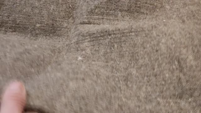 Утепляю подкапотное пространство автомобиля.Купил войлок толщиной 10 мм.