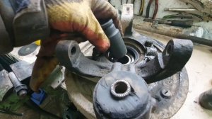 Корона премио, замена заднего ступичного подшипника