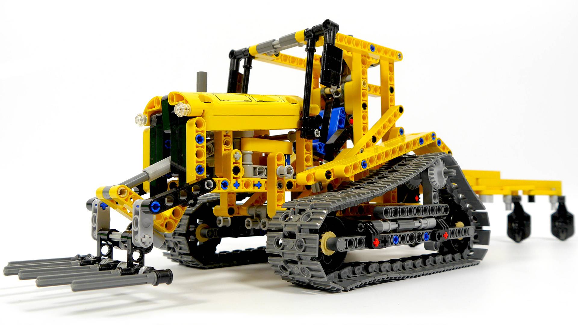 Собираем огромный гусеничный трактор из лего техник - конструктор LEGO Technic 42006 смотреть онлайн