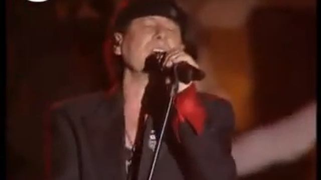 Scorpions - Wind of Change (Live) смотреть онлайн