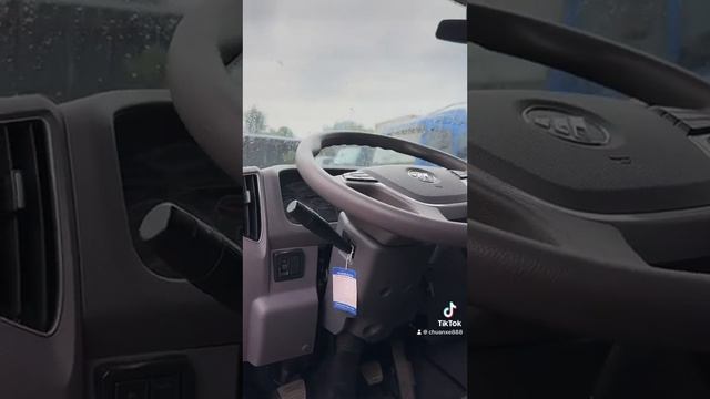 Ae thích phom cũ hay phom.mới của OLLIN 3 Tấn 5 hơn? смотреть онлайн