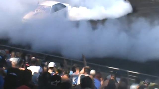 77 METH V6 HOLDEN SUPERCHARGED BUICK V6 COMMODORE AT BURNOUT MANIA 6 10 2014 смотреть онлайн