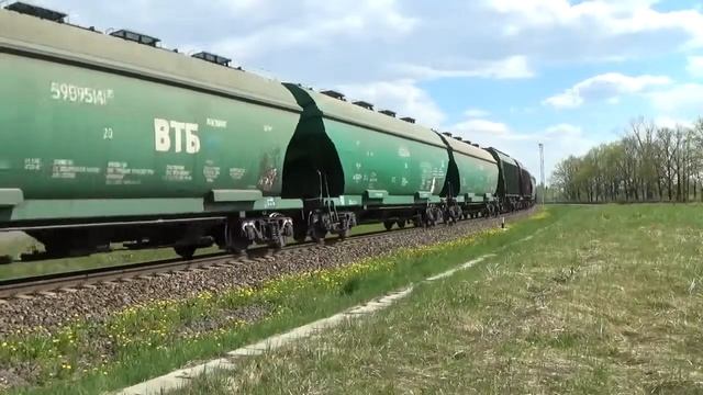 [LDz] 2M62U - 0113 with freight train | [LDz] 2М62У - 0113 с грузовым поездом смотреть онлайн