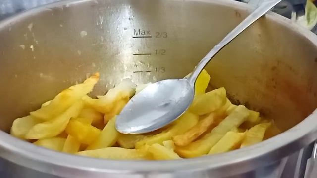 بهاذ الطريقة قدرت نقنع الزوج حتى رجع يطلبو زوج مرات في الاسبوع صدقوني بنتو خيال смотреть онлайн