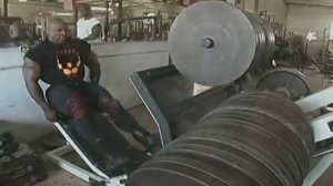 Ронни Колеман  Ronnie Coleman    жим ногами 1044 кг