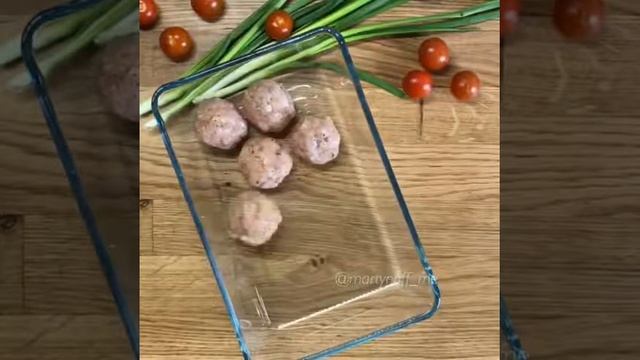 Куриные тефтели в сливочном соусе смотреть онлайн