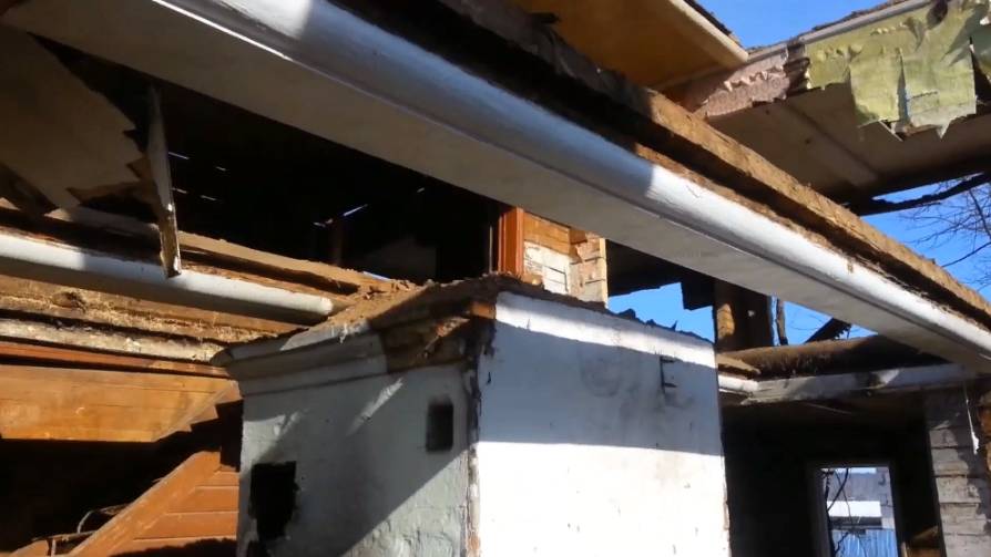 Ломают старый дом смотреть онлайн