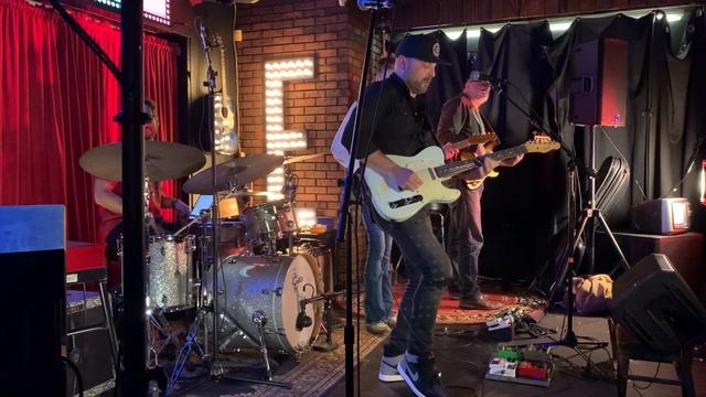 Guthrie Trapp & Luke McQueary _ _Nashville Guitar Night_ at The Underdog Nashville смотреть онлайн