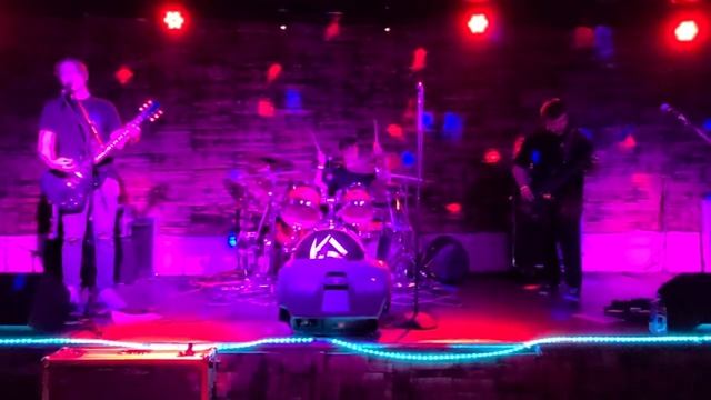 Indigo Storm "Right In Front Of Me" смотреть онлайн