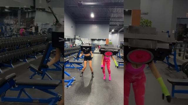 TV WOMAN X SPEAKER WOMAN DANCING IN GYM 😍 смотреть онлайн