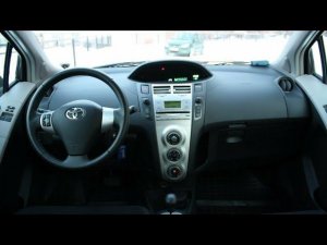 замена радиатора печки на Тойота Ярис 2008