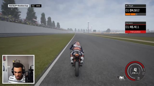 MotoGP 18 | Carrière Red Bull Rookies Cup - L'erreur fatale ! - Altaya Valentino Rossi #6 смотреть онлайн