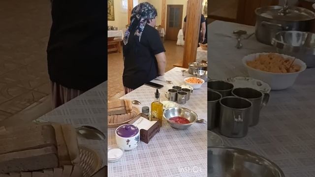 Трапезная монастыря преподобного Серафима Саровского 🙏 Спасибо Вере Николаевне, за вкусный борщ!👍 смотреть онлайн