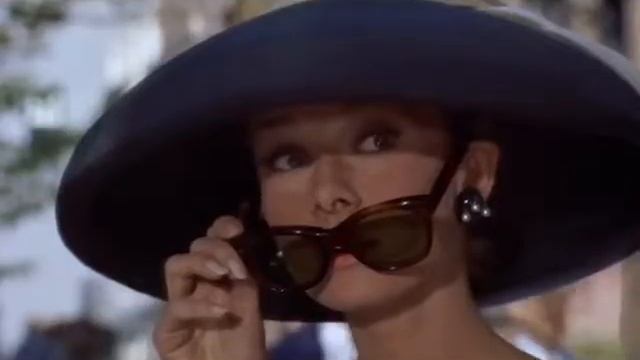 Breakfast At Tiffany's ~ Holly & Paul смотреть онлайн