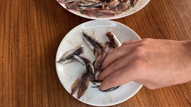🐠 СМАЧНЮЩИЙ БУТЕРБРОД З ТЮЛЬКОЮ | АНЧОУС смотреть онлайн