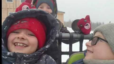 Канадская семья в НН.. A DAY IN THE LIFE OF THESE CANADIANS IN RUSSIA смотреть онлайн