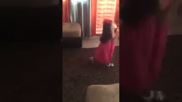 La nińa adoradora del mundo en tero смотреть онлайн
