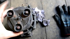 Компрессор кондиционера Lancer 9, вышел из строя подшипник шкива и все оплавил.