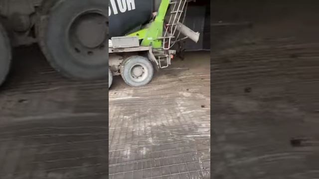 Приёмка бетона для промышленных полов #строительство #стройка #промпол #москва смотреть онлайн