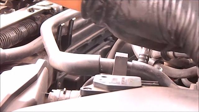 Cambio de Filtro Aire y Limpieza del MAF en MAZDA3 смотреть онлайн