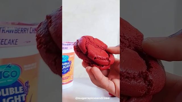 These Strawberry Cheesecake Ice-cream Sandwiches are a must make!!! смотреть онлайн