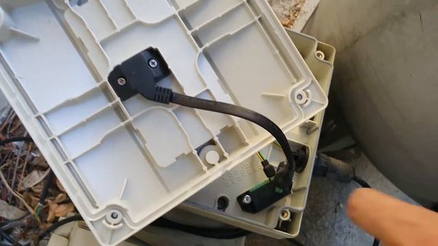 Pentair Intelliflo Variable Speed Pump- Screen Went Blank Now What? смотреть онлайн