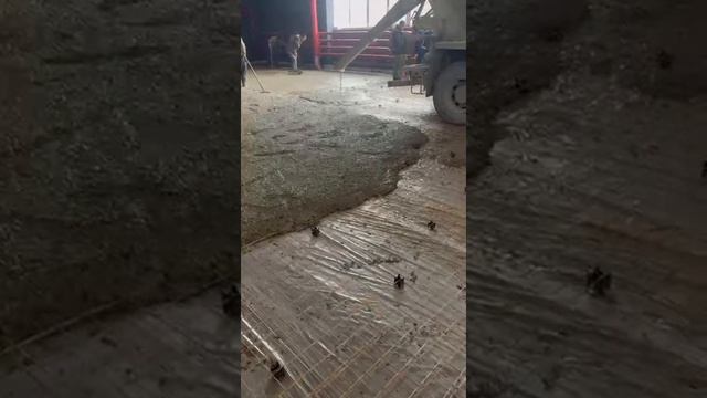 Монтаж промышленных полов в Московской обл. #construction #shorts #москва #стяжка #стройка смотреть онлайн
