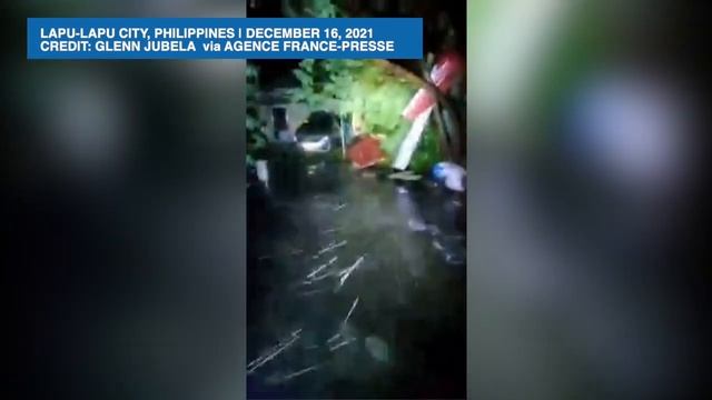 Houses damaged as powerful Typhoon Rai batters PH смотреть онлайн