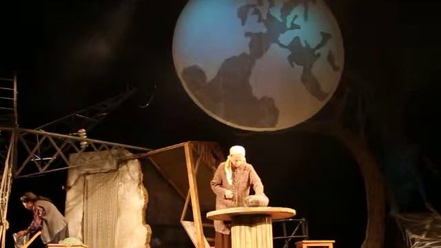 Фрагменти вистави «На початку і наприкінці часів» смотреть онлайн