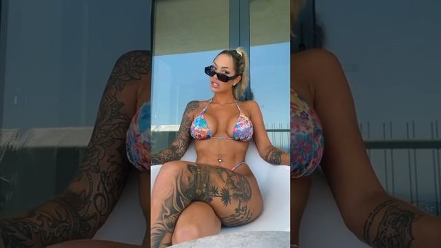 A fitness girl with many tattoos has a cool boobs #shorts #fitness #instagram #tattoo #boobs #model смотреть онлайн