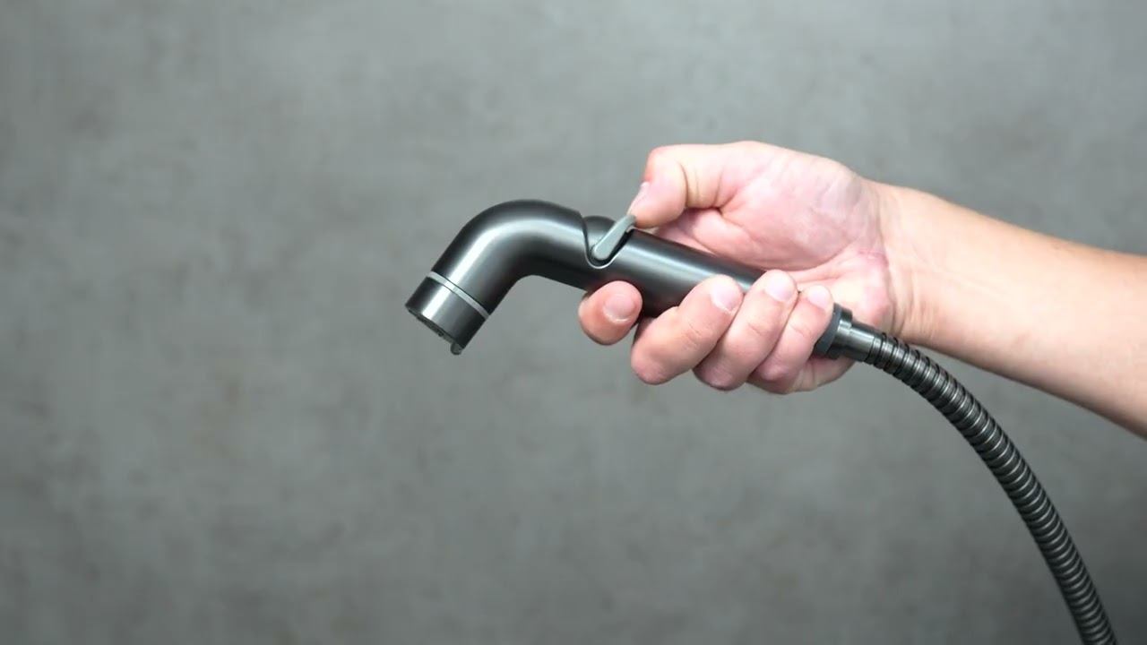 Смеситель Lemark Bronx LM3718GM с гигиеническим душем смотреть онлайн