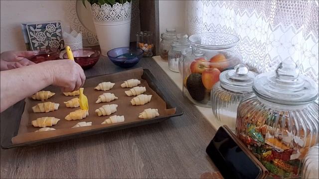 Круасанны из дрожжевого слоенного теста! Домашняя еда Кухня Рецепты смотреть онлайн