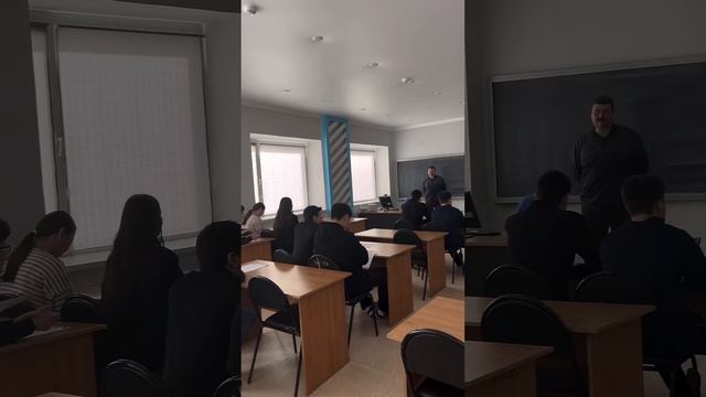 ҚарИУ  қаламыздың мектеп оқушыларымен кәсіби бағдар беру жұмыстары белсенді жүргізілуде