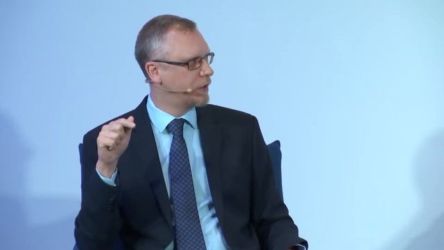 The Siren Calls of Populism: The Roots of Frustration at the Dawn of the EP Elections смотреть онлайн