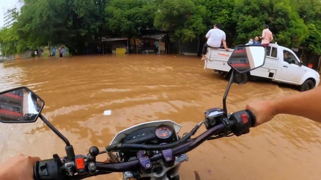 2022-10-03 Chiang Mai Flood смотреть онлайн