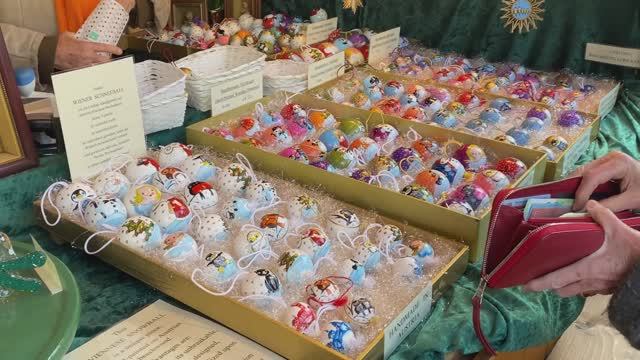 Лучшие угощения на рождественской ярмарке ВЕНЫ! [4K] смотреть онлайн