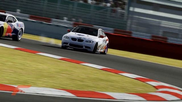 BMW E92 M3 VS Camaro 10' Twin Drift On Silverstone (forza Motorsport 4)