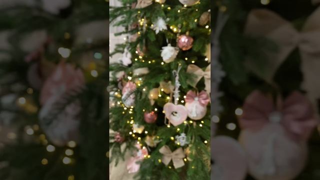 Ёлка в нежно розовом цвете «Айвори" смотреть онлайн