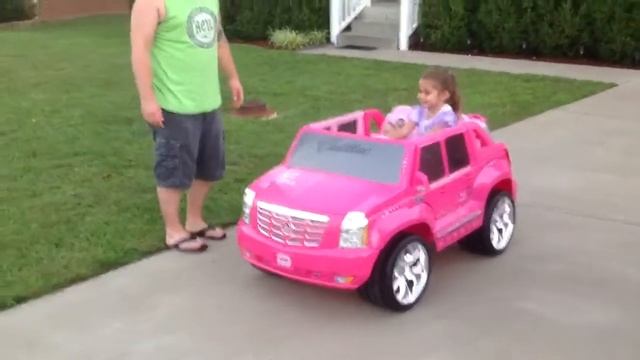 Millie, 4 yrs old driving Cadillac Escalade смотреть онлайн