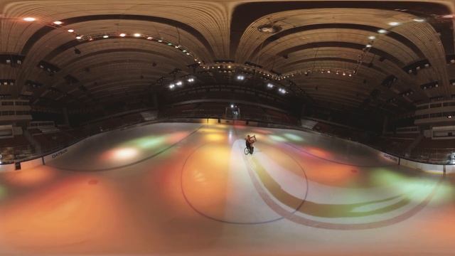 VRability: Wheelchair figure ice skating // Танцы на льду на коляске (VR360) смотреть онлайн