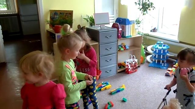 В садике всё поровну делится. смотреть онлайн