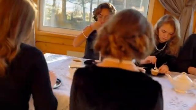 День Шанель. Лекции.создание образа. Чаепитие смотреть онлайн