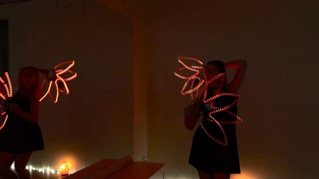 LED Fan Dance - Kokoz Ksenia to "Cruel" by Tori Amos смотреть онлайн