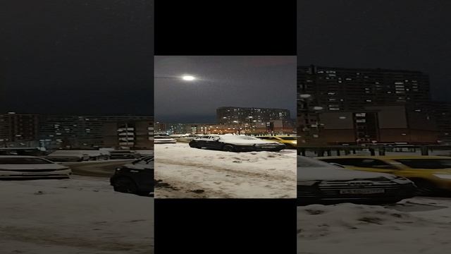 Вечерний обзор домовой территории. Москва, ул. Льва Яшина, 9 смотреть онлайн