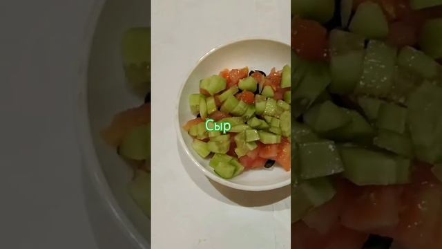 Недорогой и лёгкий салат к новогоднему столу смотреть онлайн
