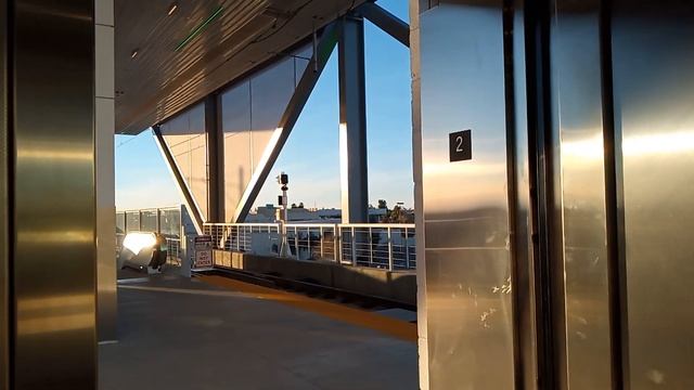 KONE KSS 140 Elevator at Metro Parkway Station Phoenix, AZ смотреть онлайн