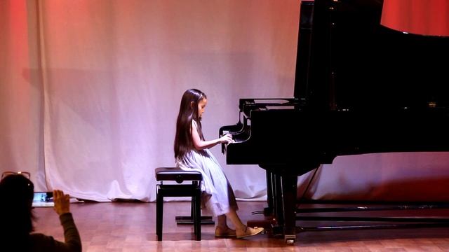 09 В. Коровицын "Емеля едет на печке", исп. Широбокова Екатерина, преп. Скопенко И.В. смотреть онлайн