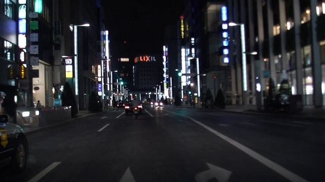 パトカーがバイクを追走（国道15号 銀座2丁目）[東京23区] смотреть онлайн