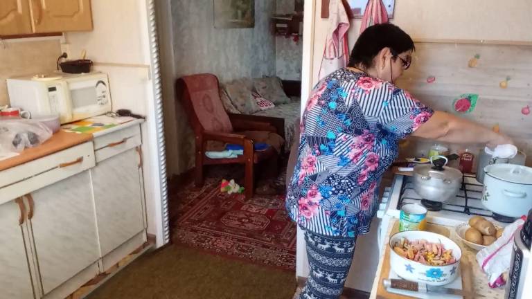 Жизнь в деревне: События дня. Сегодня на кухне, готовлю еду ( Часть 1 ) смотреть онлайн